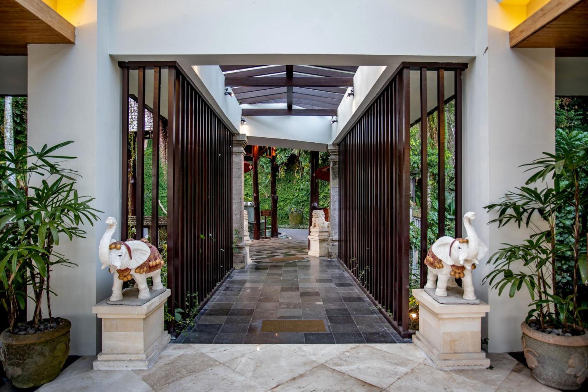 The Lokha Ubud Resort, Villas & Spa Экстерьер фото